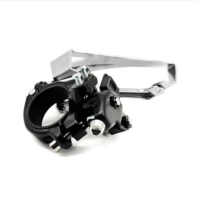 Can the rear fork of the bicycle front derailleur effectively protect the chain and derailleur from damage?